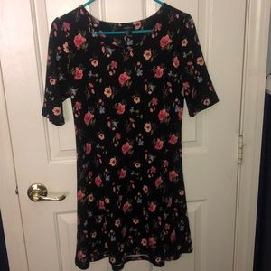 Forever 21 flowered black dress size large